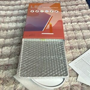 LED lighted Make up Mirror